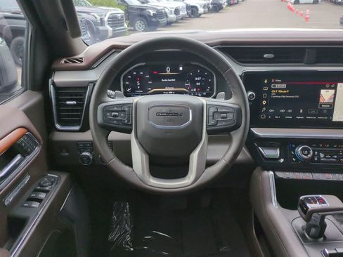 Used 2023 GMC Sierra 1500 Denali w/ Technology Package AWD/4WD image 15
