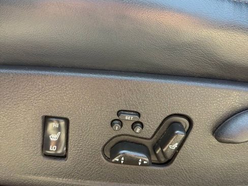 Used 2004 Chevrolet SSR w/ Preferred Equipment Group RWD image 15