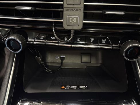 Used 2026 Chevrolet Traverse High Country AWD/4WD image 24