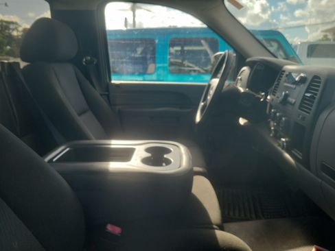 Used 2010 GMC Sierra 1500 W/T w/ Work Truck Preferred Package RWD image 10