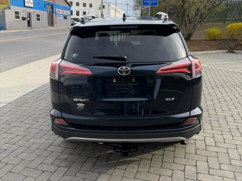 Used 2018 Toyota RAV4 XLE image 2