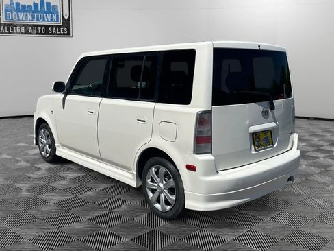 Used 2005 Scion xB FWD image 6