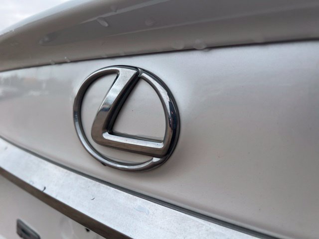 Used 2018 Lexus ES 350 w/ Luxury Package w/Wood Trim FWD image 12