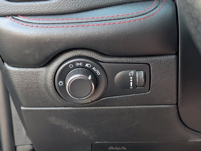 Used 2025 Dodge Durango GT AWD/4WD image 35