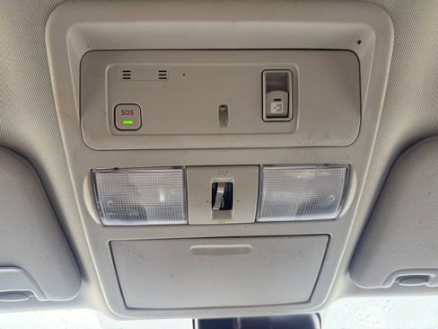 Used 2023 Nissan Titan SV w/ SV Convenience Package image 14