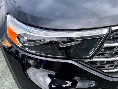 Used 2022 Ford Explorer XLT w/ Equipment Group 202A image 29