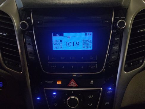 Used 2017 Hyundai Elantra GT w/ Value Edition Package 02 image 25