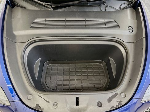 Used 2023 Tesla Model Y Long Range AWD/4WD image 34