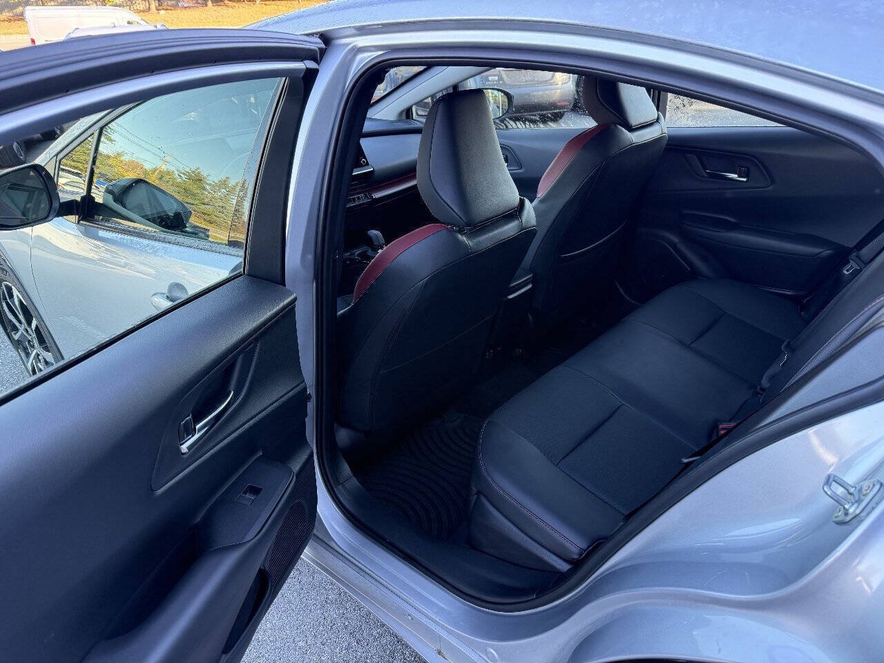 Used 2024 Toyota Prius Prime FWD image 15