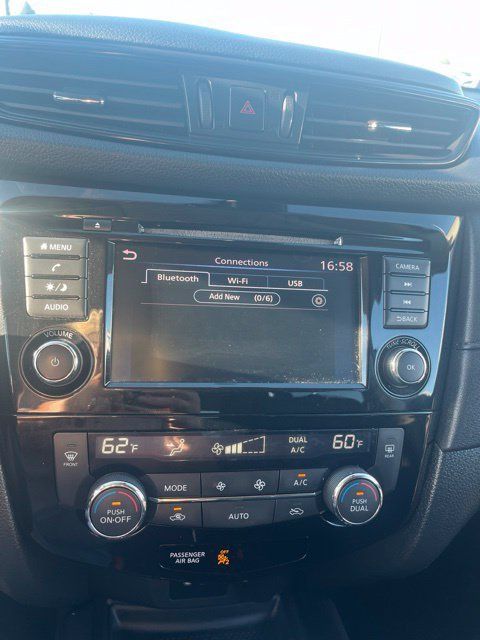 Used 2020 Nissan Rogue SV AWD/4WD image 40