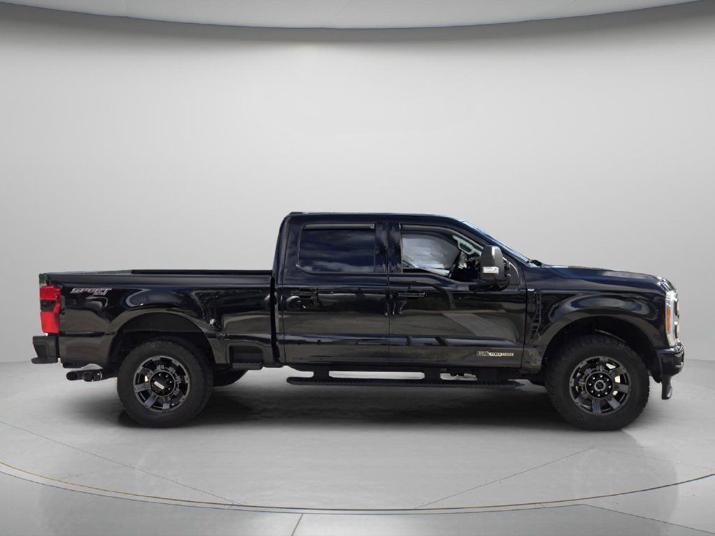 Used 2023 Ford F250 XLT w/ XLT Premium Package AWD/4WD image 3