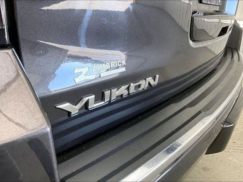 Used 2016 GMC Yukon Denali w/ Open Road Package image 9