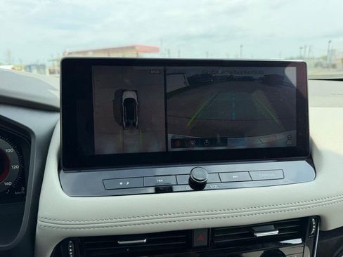 Used 2024 Nissan Rogue SL w/ SL Premium Package image 23