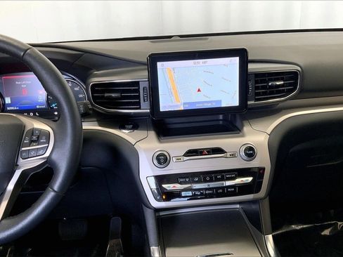 Certified 2023 Ford Explorer XLT w/ Equipment Group 202A image 5