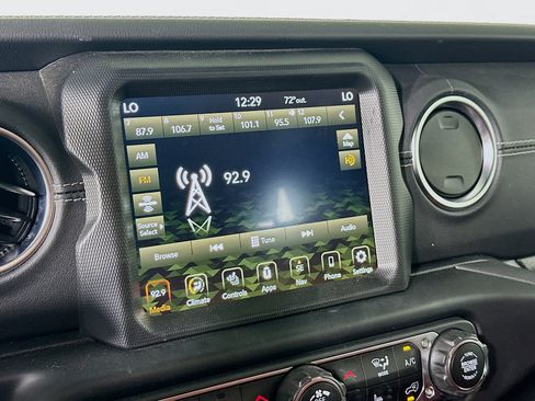 Used 2023 Jeep Wrangler Unlimited Sahara w/ Cold Weather Group AWD/4WD image 19