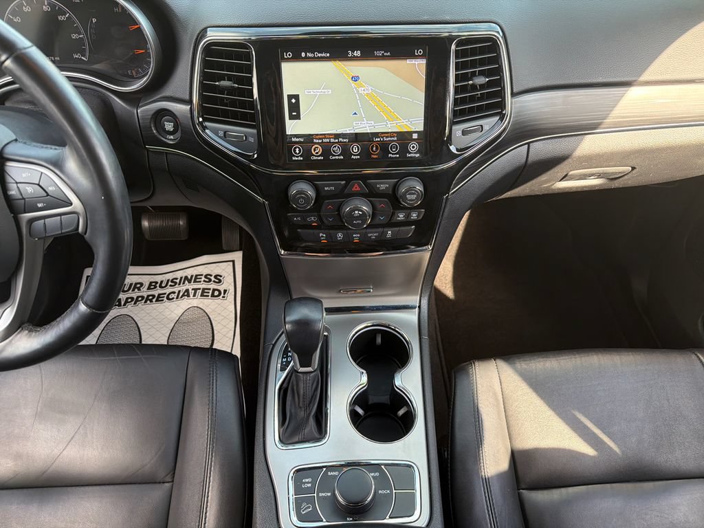 Used 2022 Jeep Grand Cherokee Limited w/ Tech Group AWD/4WD image 15