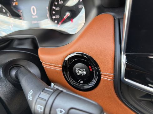 Certified 2024 Jeep Compass Limited w/ Sun and Sound Group image 12