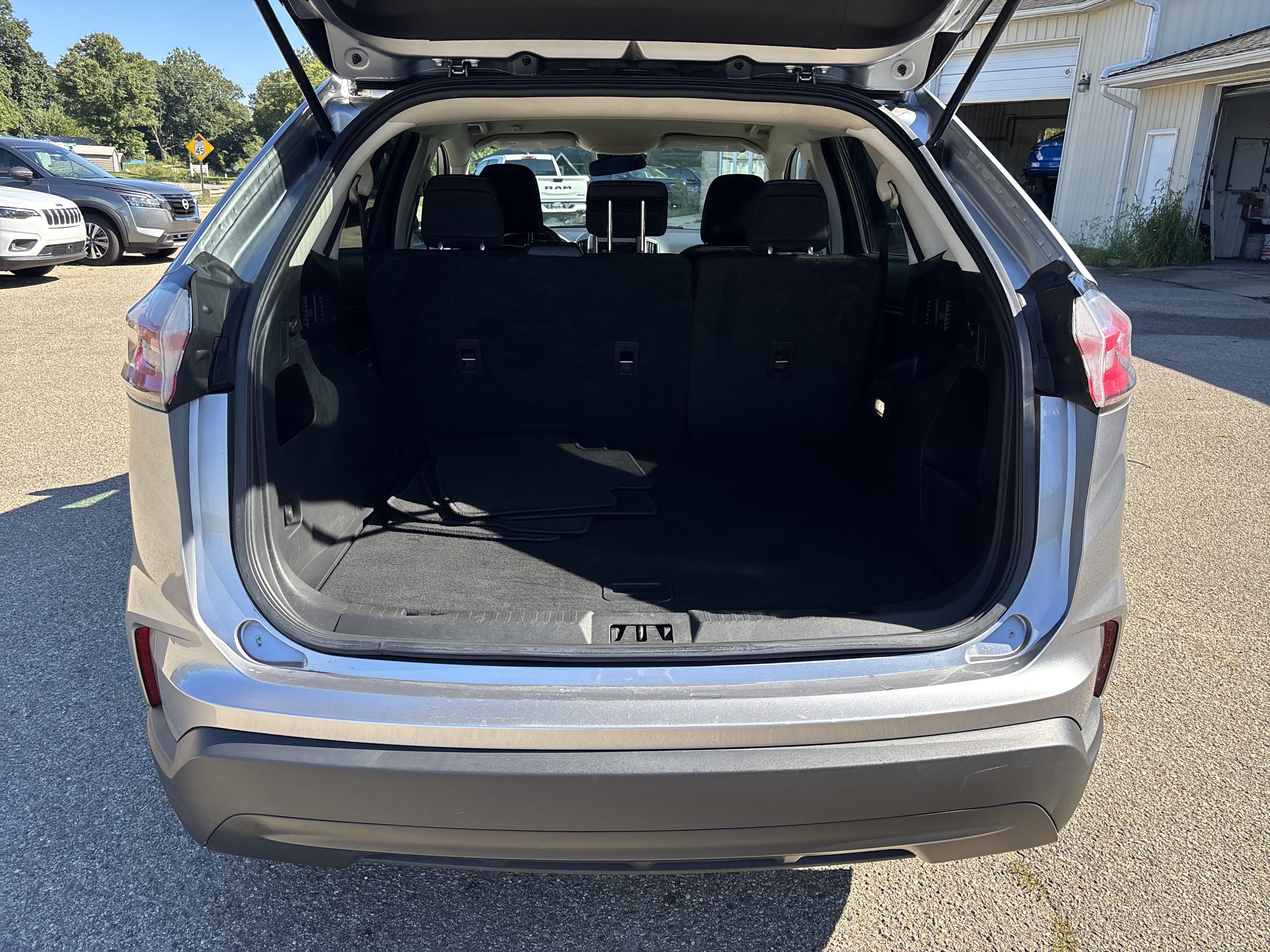 Used 2022 Ford Edge SE AWD/4WD image 6
