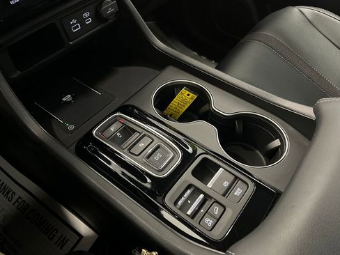 Used 2025 Honda Pilot EX-L image 25