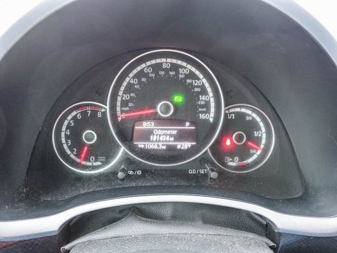 Used 2013 Volkswagen Beetle 2.0T image 27