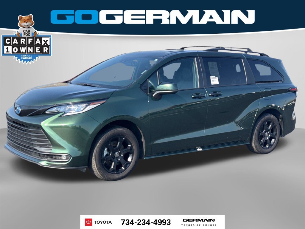 Used 2025 Toyota Sienna XLE Woodland Edition AWD/4WD image 4
