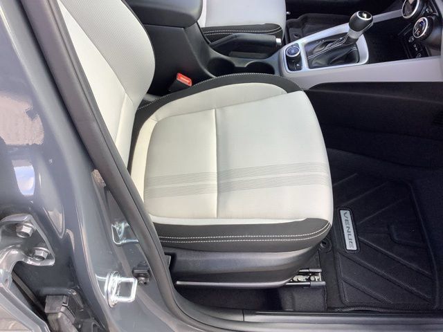 Used 2026 Hyundai Venue SEL FWD image 48