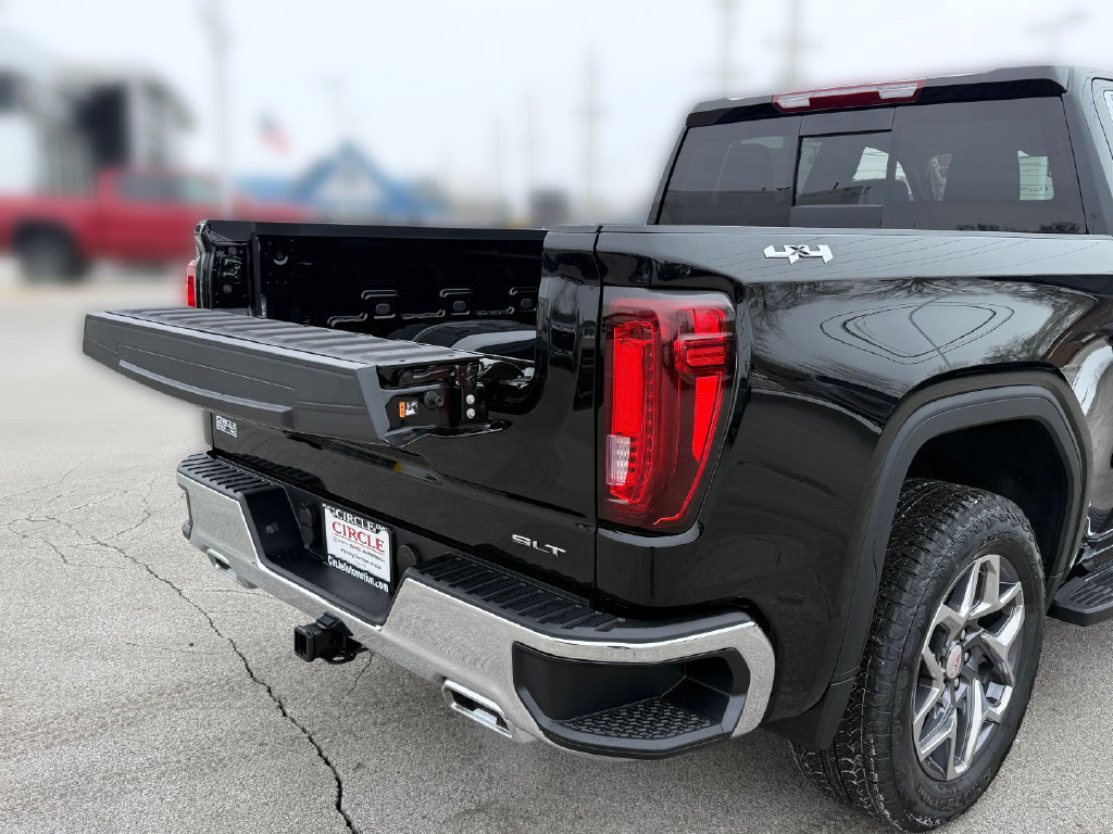 New 2026 GMC Sierra 1500 SLT w/ SLT Premium Package AWD/4WD image 9