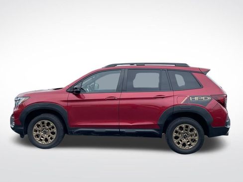Used 2023 Honda Passport TrailSport image 2