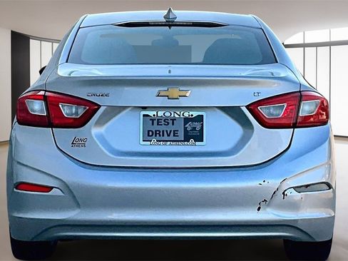 Used 2018 Chevrolet Cruze LT image 4