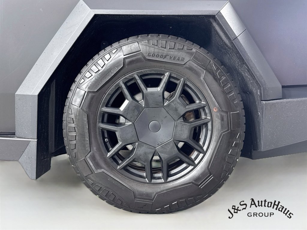 Used 2024 Tesla Cybertruck Cyberbeast AWD/4WD image 40