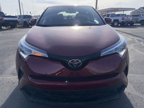 Used 2018 Toyota C-HR XLE image 2