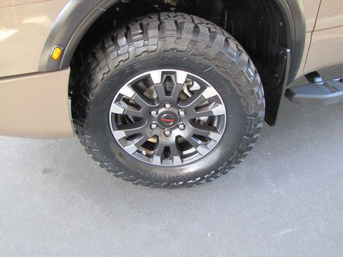Used 2021 Nissan Titan PRO-4X w/ Pro-4x Convenience Package image 41
