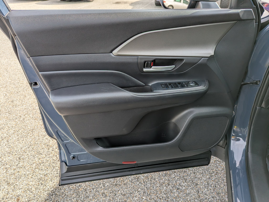 Certified 2025 Toyota Grand Highlander AWD image 17