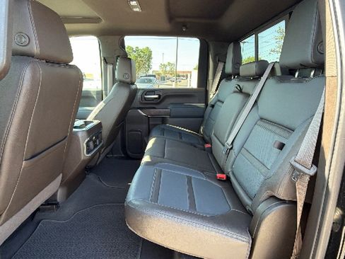 Used 2022 GMC Sierra 2500 Denali w/ Denali Ultimate Package AWD/4WD image 23