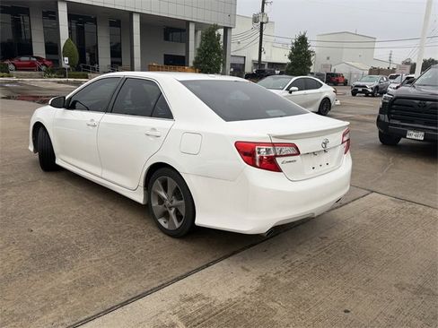 Used 2012 Toyota Camry SE image 7
