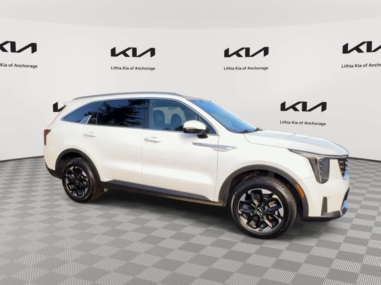 Used 2024 Kia Sorento S AWD/4WD image 2