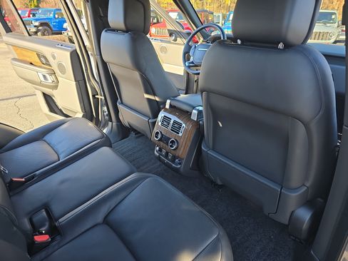 Used 2019 Land Rover Range Rover HSE image 11