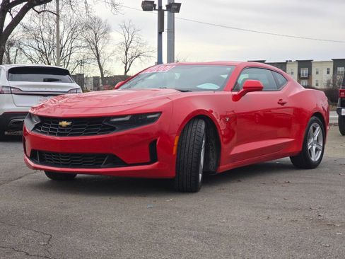 Used 2019 Chevrolet Camaro LT image 3