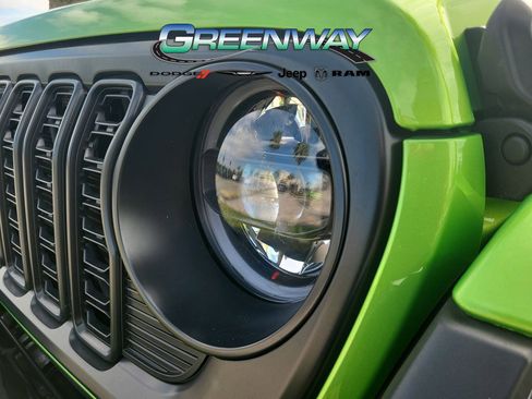 New 2025 Jeep Wrangler Unlimited Rubicon 392 image 5