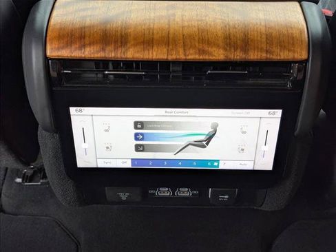 Used 2022 Jeep Grand Wagoneer Series III w/ Flexible Seating Group AWD/4WD image 17
