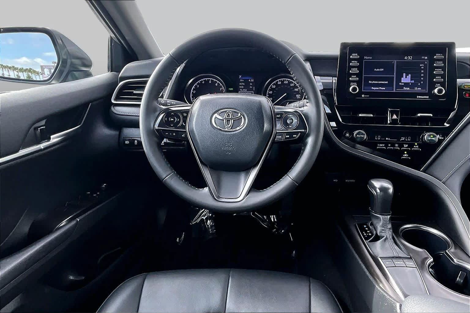 Used 2024 Toyota Camry SE w/ Convenience Package FWD image 5