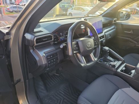 Used 2024 Toyota Tacoma TRD Sport image 17