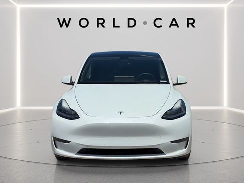 Used 2023 Tesla Model Y Long Range AWD/4WD image 2