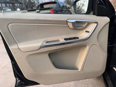 Used 2013 Volvo XC60 T6 image 9