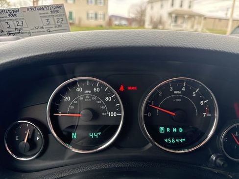 Used 2018 Jeep Wrangler Unlimited Sport S image 17