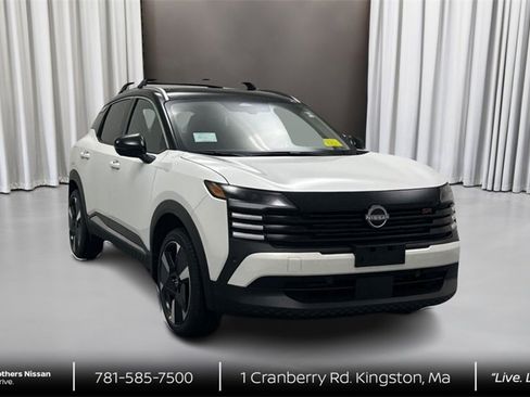 New 2026 Nissan Kicks SR w/ SR Premium Package image 3