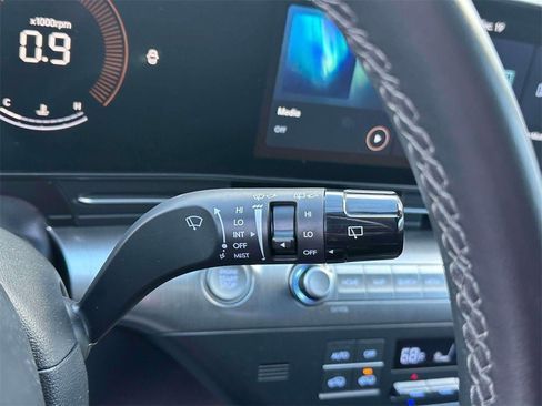 Used 2025 Hyundai Kona SEL image 24