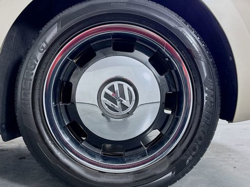 Used 2013 Volkswagen Beetle 2.5 image 14