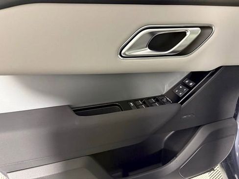 Used 2025 Land Rover Range Rover Velar S image 8