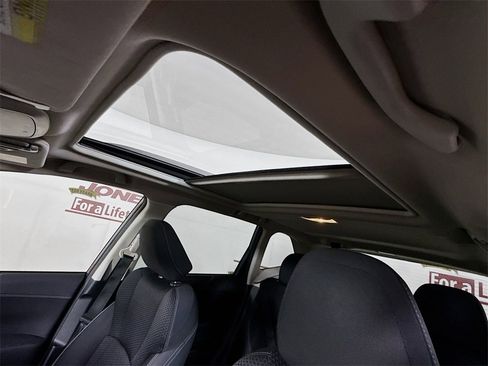 Used 2020 Subaru Forester Premium image 11